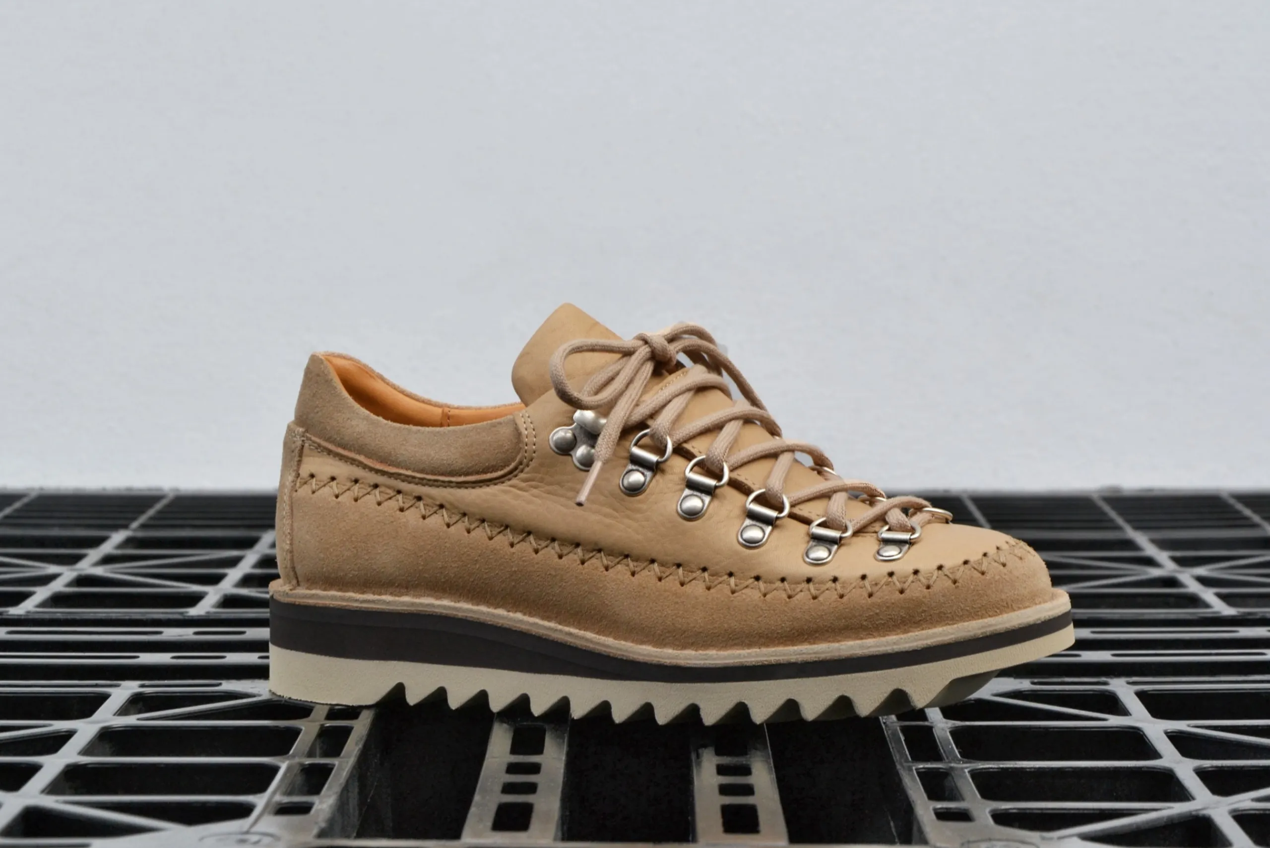 Fashion M122 Indian Cammello Shoes