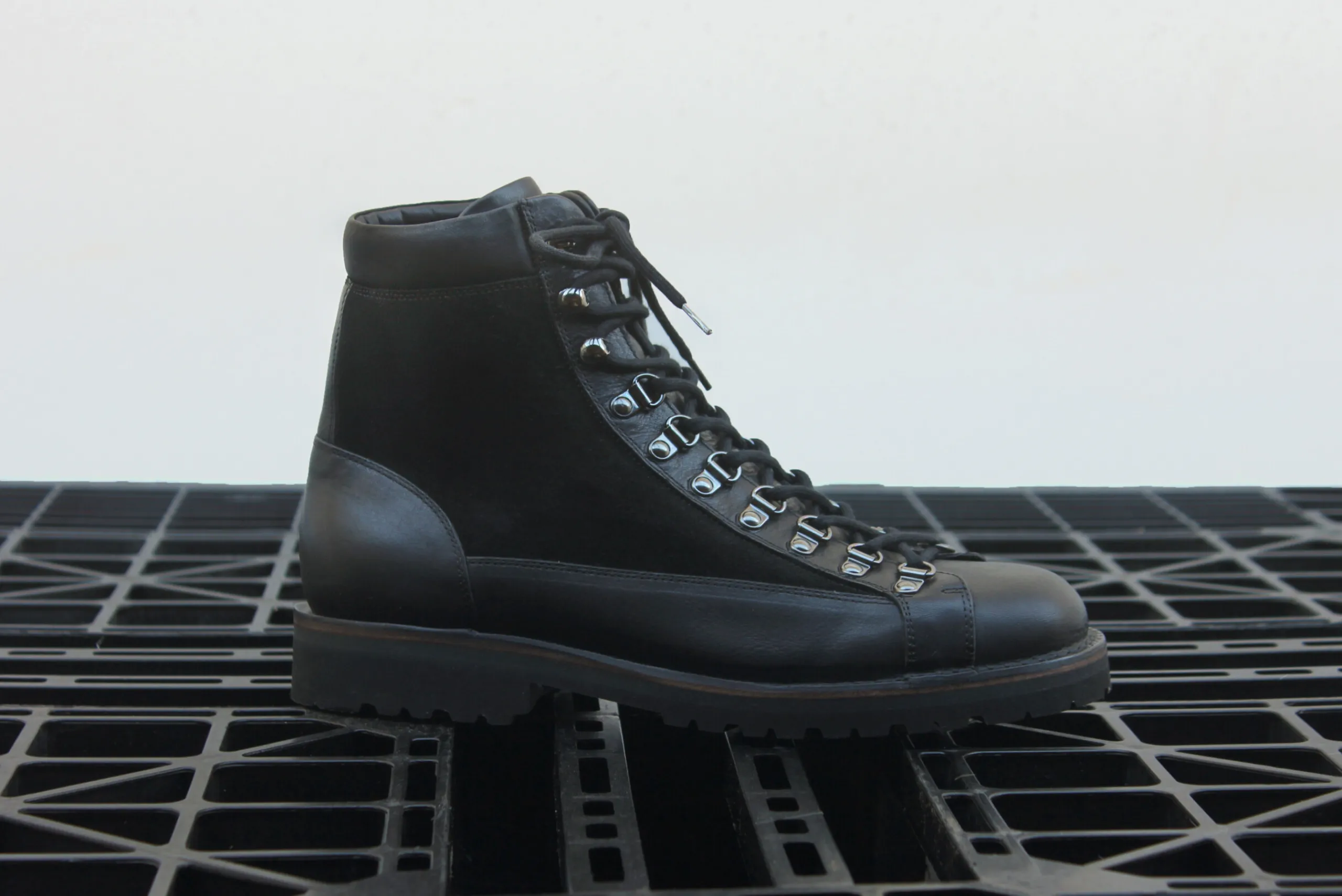 Clearance Monkey R302 Boots