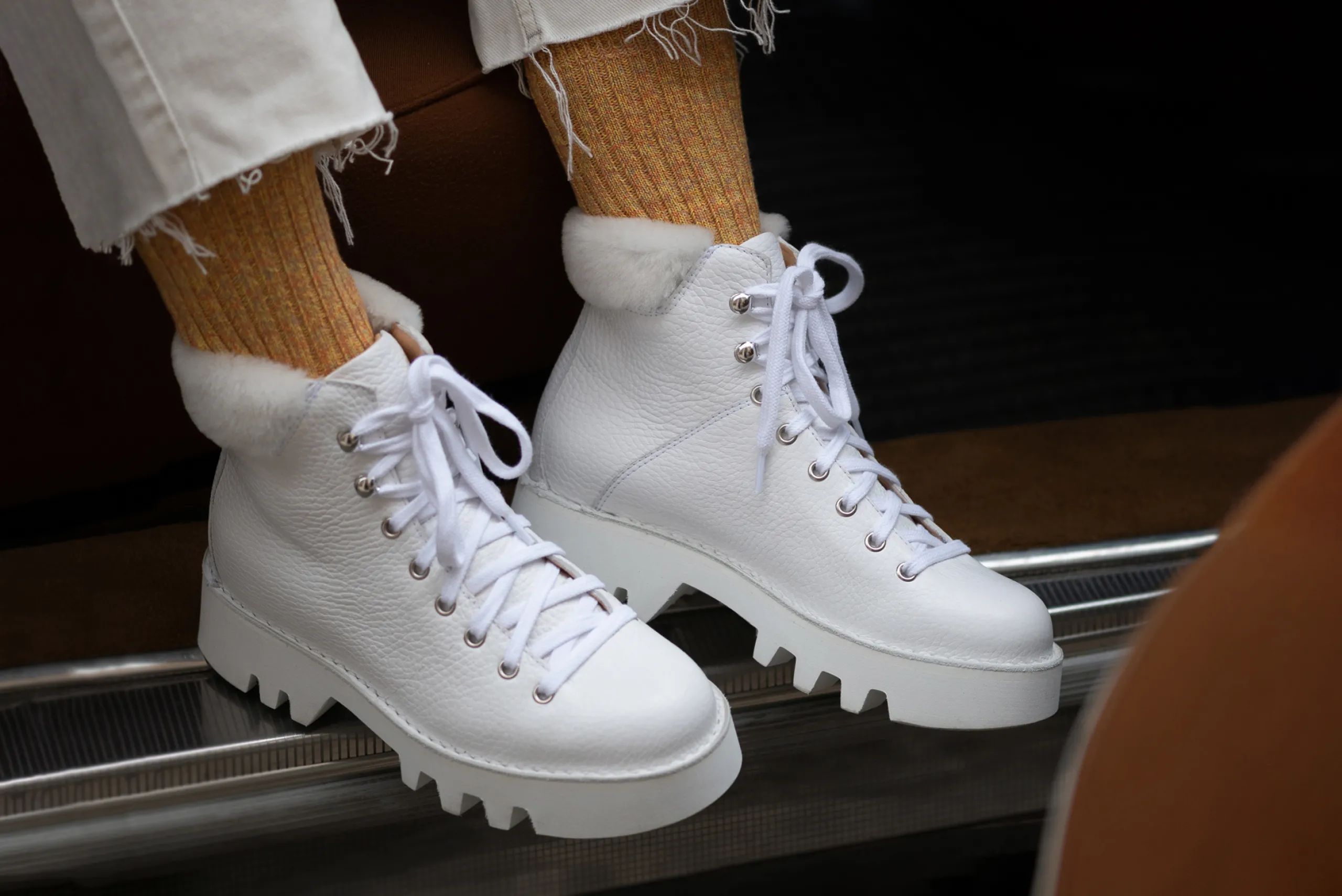 Sale Monkey R300 White Boots